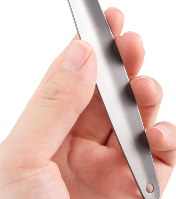 Titanium Alloy Tongue Scraper for Home Use, Oral Tongue Cleaning Tool, Tongue Dirt Remover, Tongue Scraper Tool for Deep Cleaning detail 9