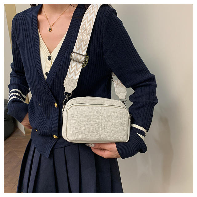 Cross-Border 2025 New Fashion Women's Bag, High-End Simple and Elegant Shoulder Crossbody Bag, Versatile Retro Small Square Bag detail 10