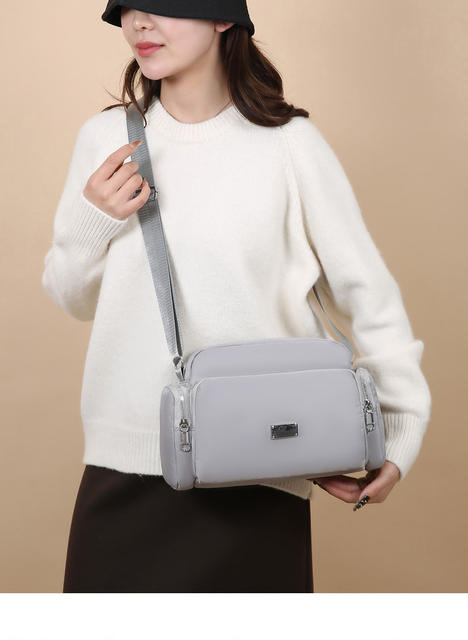 Factory Direct Sales Fashion Women's Bag Wholesale New Nylon Shoulder Crossbody Bag Large Capacity High Appearance Lightweight Mother Bag detail 11