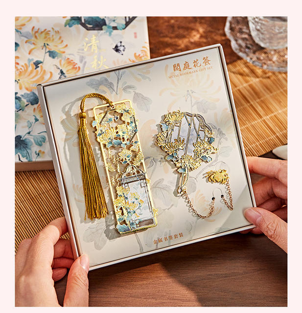 Cultural and Creative Antique-Style Floral Metal Bookmarks, Exquisite and Aesthetically Pleasing Hollow-Out Bookmarks in a Gift Box, Graduation Commemorative Gift for High School and College Entrance Exams detail 5