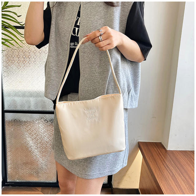 Korean-Style Dopamine Embroidered Nylon Bag Birthday Wedding Gift Bag Casual Versatile Shoulder Underarm Bucket Bag detail 8