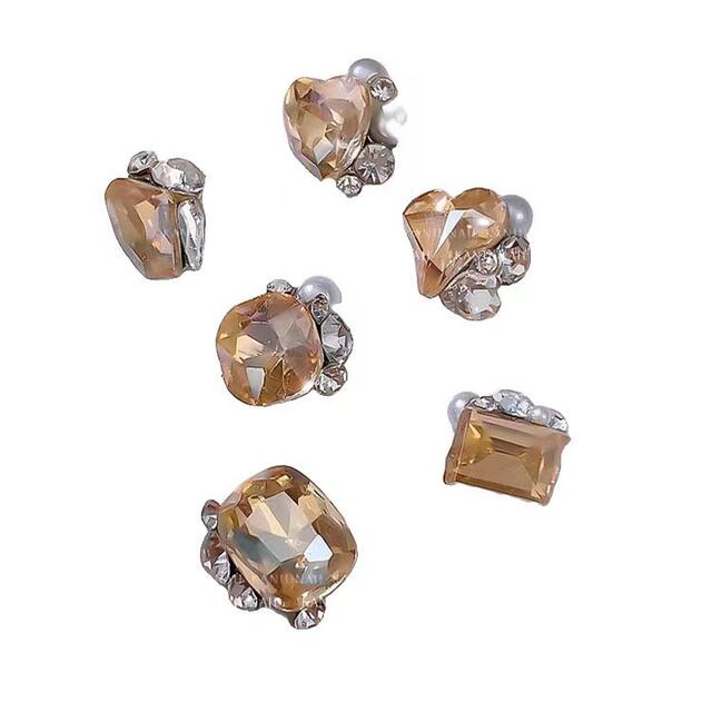 New Sparkling Champagne-Colored Nail Art Accessories with Trendy Transparent Crystal Tilted Heart-Shaped 3D Nail Rhinestones detail 11